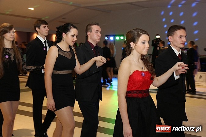 Zdjęcie w galerii na portalu naszraciborz.pl: Magiczna studniówka II LO w Zakrzowie wiadomości z regionu