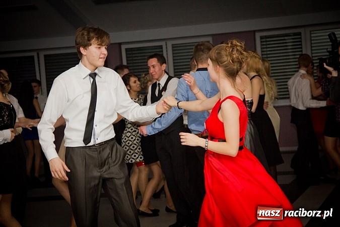 Zdjęcie w galerii na portalu naszraciborz.pl: Magiczna studniówka II LO w Zakrzowie wiadomości z regionu