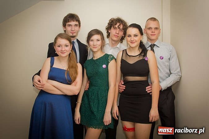 Zdjęcie w galerii na portalu naszraciborz.pl: Magiczna studniówka II LO w Zakrzowie wiadomości z regionu