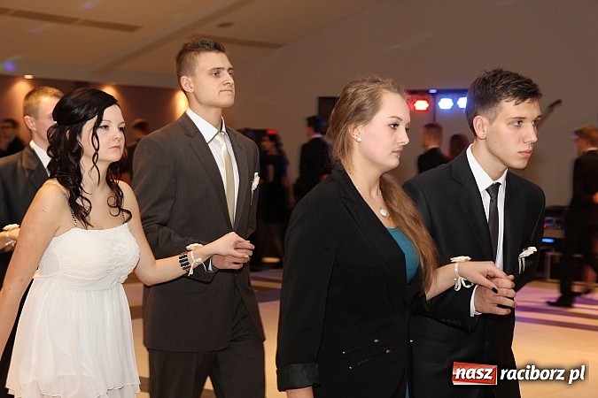 Zdjęcie w galerii na portalu naszraciborz.pl: Magiczna studniówka II LO w Zakrzowie wiadomości z regionu