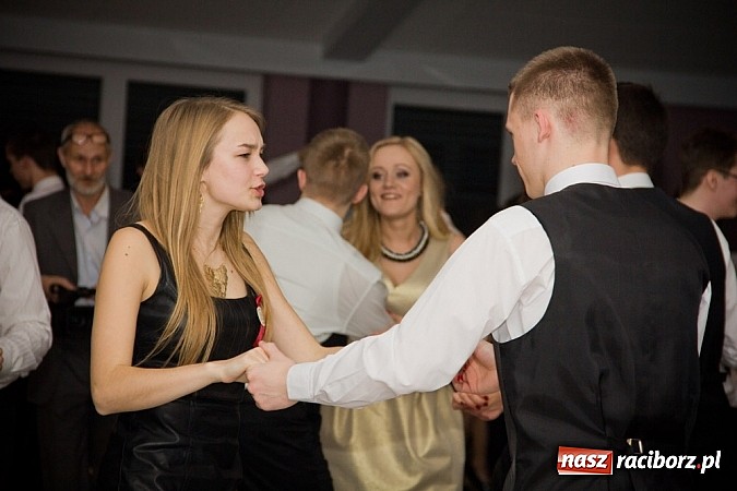 Zdjęcie w galerii na portalu naszraciborz.pl: Magiczna studniówka II LO w Zakrzowie wiadomości z regionu