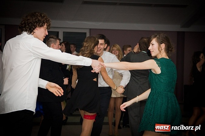 Zdjęcie w galerii na portalu naszraciborz.pl: Magiczna studniówka II LO w Zakrzowie wiadomości z regionu