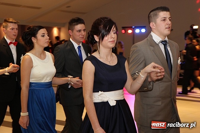 Zdjęcie w galerii na portalu naszraciborz.pl: Magiczna studniówka II LO w Zakrzowie wiadomości z regionu