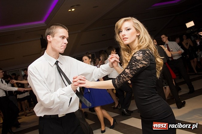 Zdjęcie w galerii na portalu naszraciborz.pl: Magiczna studniówka II LO w Zakrzowie wiadomości z regionu