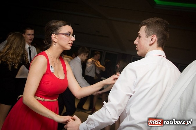 Zdjęcie w galerii na portalu naszraciborz.pl: Magiczna studniówka II LO w Zakrzowie wiadomości z regionu