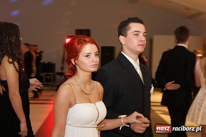 Zdjęcie w galerii na portalu naszraciborz.pl: Magiczna studniówka II LO w Zakrzowie wiadomości z regionu