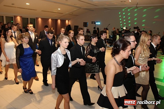 Zdjęcie w galerii na portalu naszraciborz.pl: Magiczna studniówka II LO w Zakrzowie wiadomości z regionu