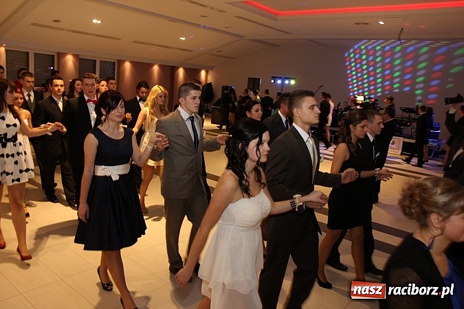 Zdjęcie w galerii na portalu naszraciborz.pl: Magiczna studniówka II LO w Zakrzowie wiadomości z regionu