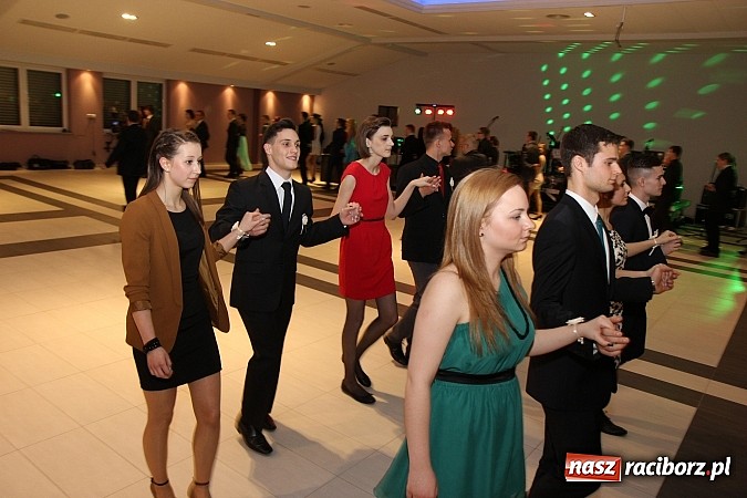 Zdjęcie w galerii na portalu naszraciborz.pl: Magiczna studniówka II LO w Zakrzowie wiadomości z regionu