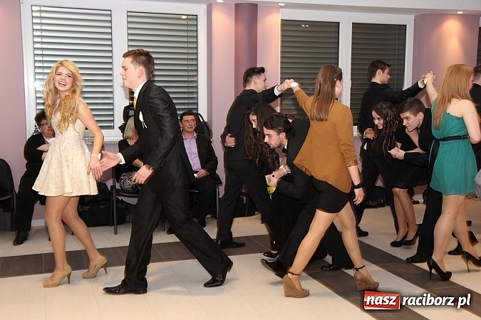 Zdjęcie w galerii na portalu naszraciborz.pl: Magiczna studniówka II LO w Zakrzowie wiadomości z regionu