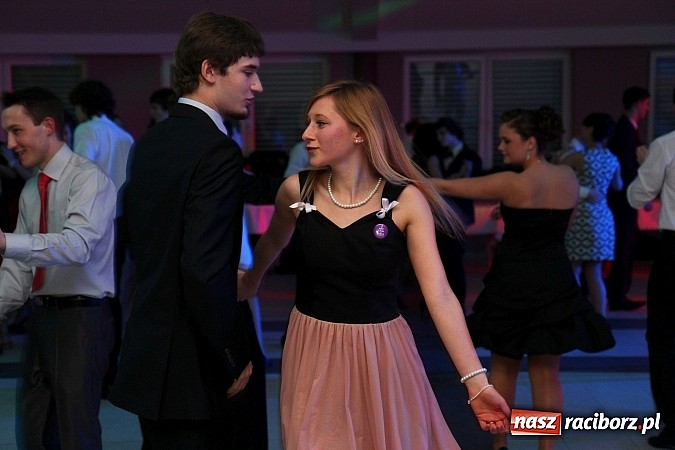 Zdjęcie w galerii na portalu naszraciborz.pl: Magiczna studniówka II LO w Zakrzowie wiadomości z regionu