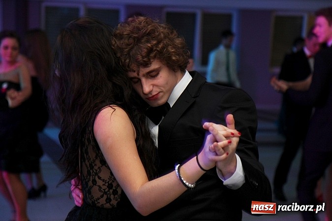 Zdjęcie w galerii na portalu naszraciborz.pl: Magiczna studniówka II LO w Zakrzowie wiadomości z regionu