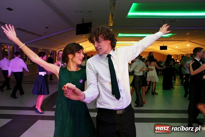 Zdjęcie w galerii na portalu naszraciborz.pl: Magiczna studniówka II LO w Zakrzowie wiadomości z regionu