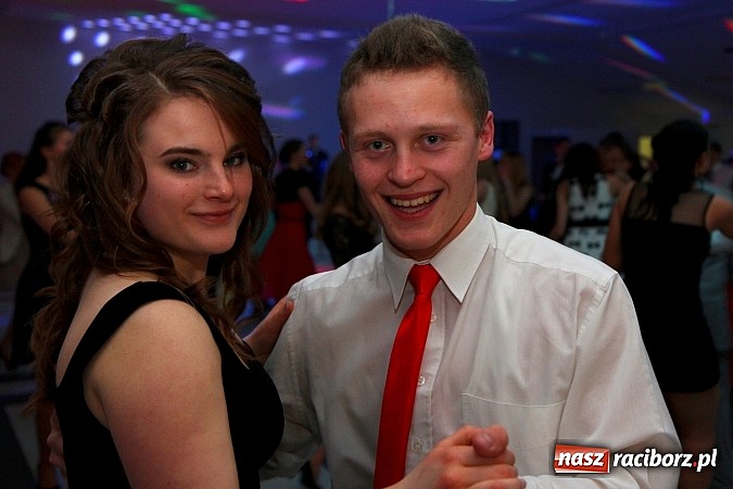 Zdjęcie w galerii na portalu naszraciborz.pl: Magiczna studniówka II LO w Zakrzowie wiadomości z regionu