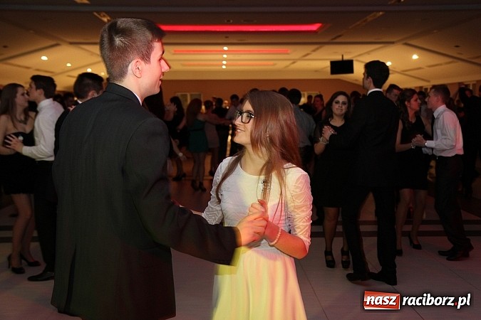 Zdjęcie w galerii na portalu naszraciborz.pl: Magiczna studniówka II LO w Zakrzowie wiadomości z regionu