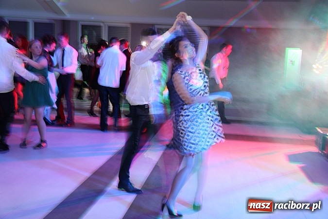 Zdjęcie w galerii na portalu naszraciborz.pl: Magiczna studniówka II LO w Zakrzowie wiadomości z regionu