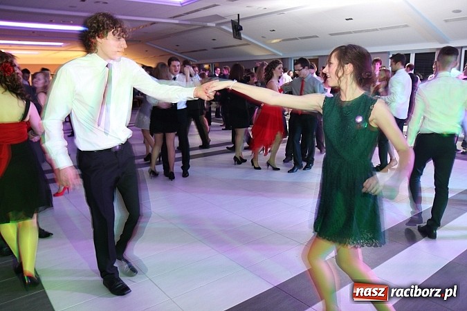 Zdjęcie w galerii na portalu naszraciborz.pl: Magiczna studniówka II LO w Zakrzowie wiadomości z regionu