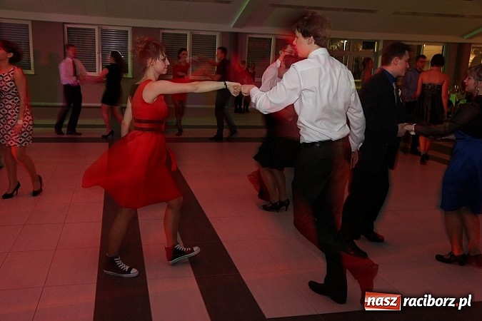 Zdjęcie w galerii na portalu naszraciborz.pl: Magiczna studniówka II LO w Zakrzowie wiadomości z regionu