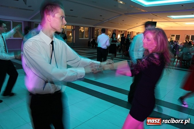 Zdjęcie w galerii na portalu naszraciborz.pl: Magiczna studniówka II LO w Zakrzowie wiadomości z regionu