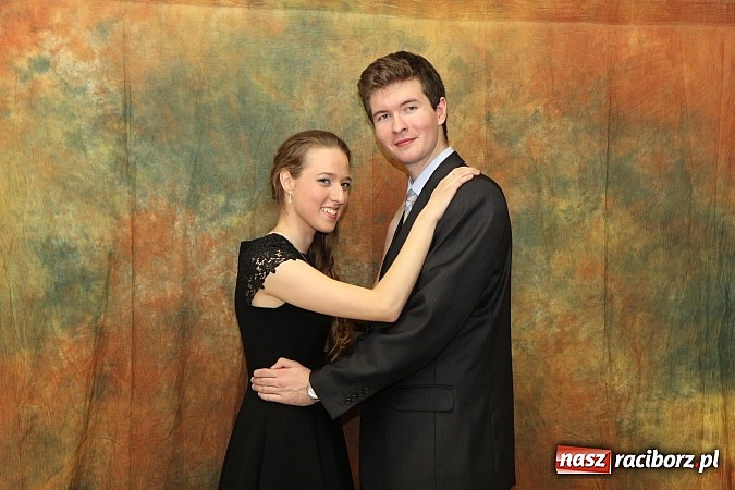 Zdjęcie w galerii na portalu naszraciborz.pl: Magiczna studniówka II LO w Zakrzowie wiadomości z regionu