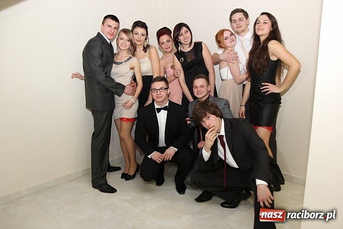 Zdjęcie w galerii na portalu naszraciborz.pl: Magiczna studniówka II LO w Zakrzowie wiadomości z regionu