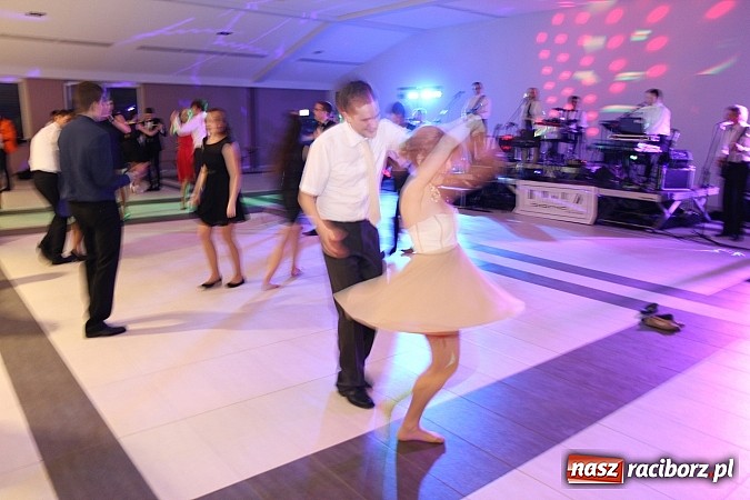 Zdjęcie w galerii na portalu naszraciborz.pl: Magiczna studniówka II LO w Zakrzowie wiadomości z regionu