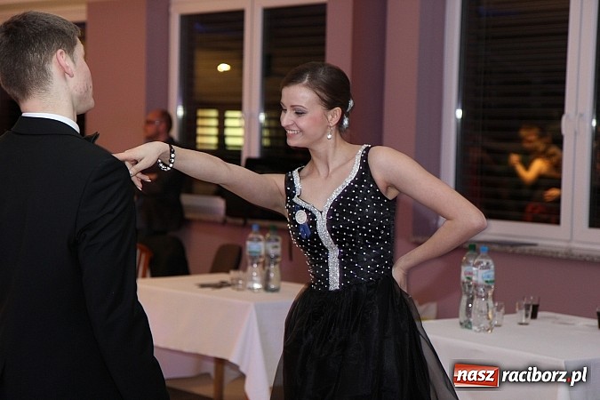 Zdjęcie w galerii na portalu naszraciborz.pl: Magiczna studniówka II LO w Zakrzowie wiadomości z regionu