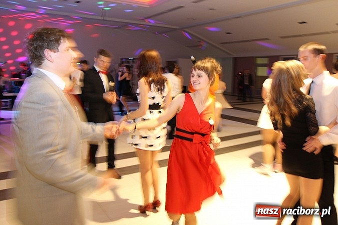 Zdjęcie w galerii na portalu naszraciborz.pl: Magiczna studniówka II LO w Zakrzowie wiadomości z regionu