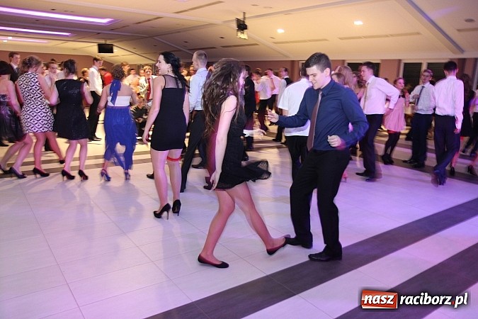 Zdjęcie w galerii na portalu naszraciborz.pl: Magiczna studniówka II LO w Zakrzowie wiadomości z regionu