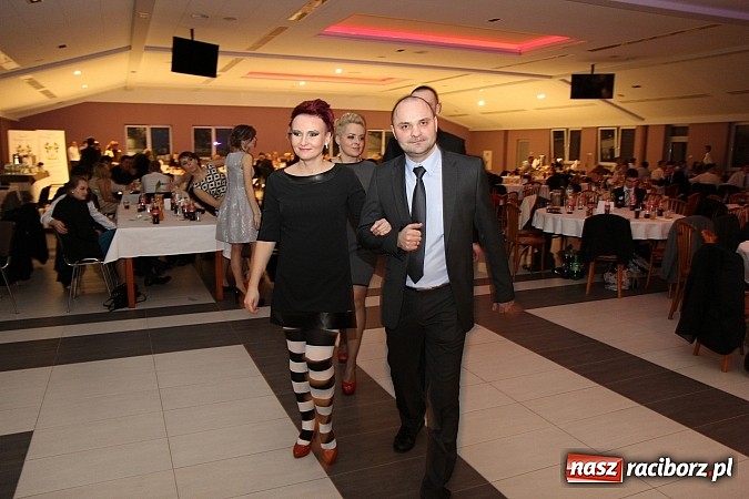 Zdjęcie w galerii na portalu naszraciborz.pl: Magiczna studniówka II LO w Zakrzowie wiadomości z regionu