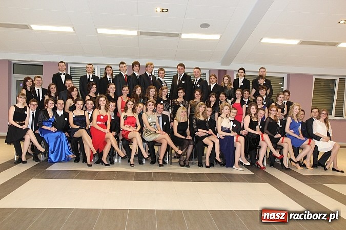 Zdjęcie w galerii na portalu naszraciborz.pl: Magiczna studniówka II LO w Zakrzowie wiadomości z regionu