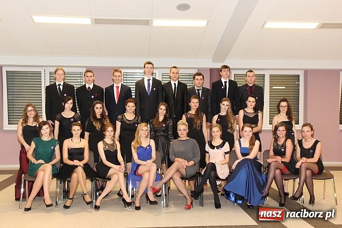 Zdjęcie w galerii na portalu naszraciborz.pl: Magiczna studniówka II LO w Zakrzowie wiadomości z regionu