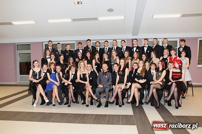 Zdjęcie w galerii na portalu naszraciborz.pl: Magiczna studniówka II LO w Zakrzowie wiadomości z regionu