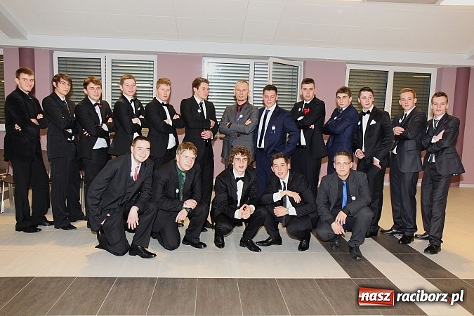 Zdjęcie w galerii na portalu naszraciborz.pl: Magiczna studniówka II LO w Zakrzowie wiadomości z regionu