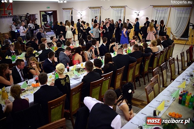 Zdjęcie w galerii na portalu naszraciborz.pl: Zespół Szkół Zawodowych bawił się na studniówce w Anielskim Młynie wiadomości z regionu