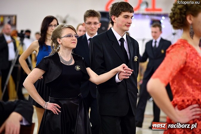 Zdjęcie w galerii na portalu naszraciborz.pl: Zespół Szkół Zawodowych bawił się na studniówce w Anielskim Młynie wiadomości z regionu