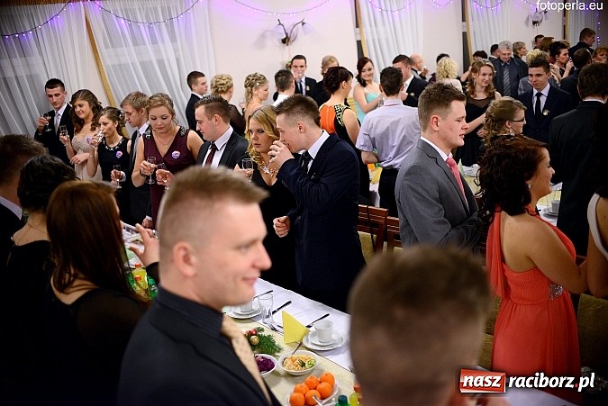 Zdjęcie w galerii na portalu naszraciborz.pl: Zespół Szkół Zawodowych bawił się na studniówce w Anielskim Młynie wiadomości z regionu