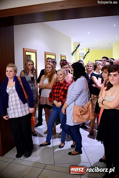 Zdjęcie w galerii na portalu naszraciborz.pl: Zespół Szkół Zawodowych bawił się na studniówce w Anielskim Młynie wiadomości z regionu