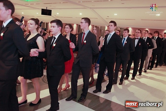 Zdjęcie w galerii na portalu naszraciborz.pl: Studniówka II LO raz jeszcze... wiadomości z regionu