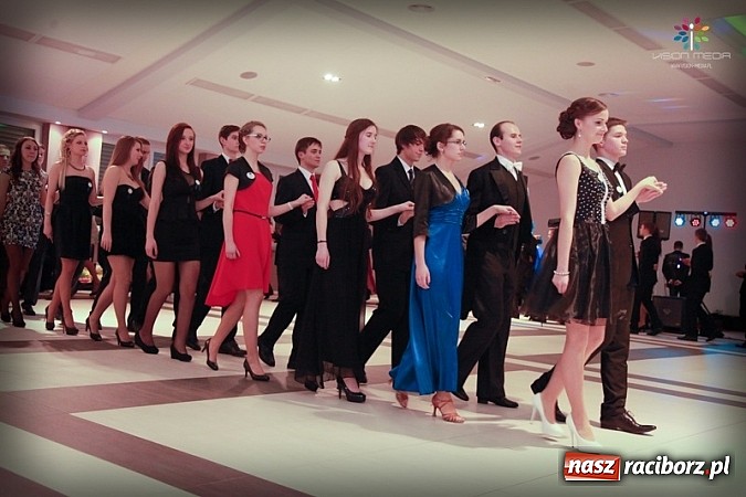 Zdjęcie w galerii na portalu naszraciborz.pl: Studniówka II LO raz jeszcze... wiadomości z regionu