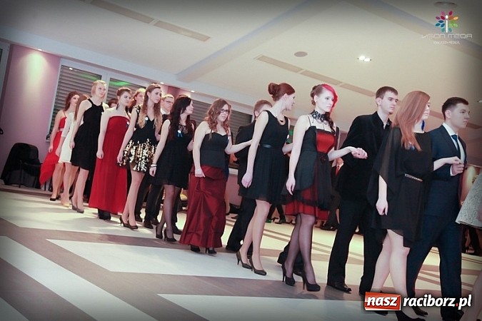 Zdjęcie w galerii na portalu naszraciborz.pl: Studniówka II LO raz jeszcze... wiadomości z regionu