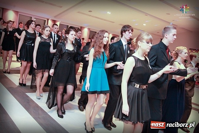 Zdjęcie w galerii na portalu naszraciborz.pl: Studniówka II LO raz jeszcze... wiadomości z regionu