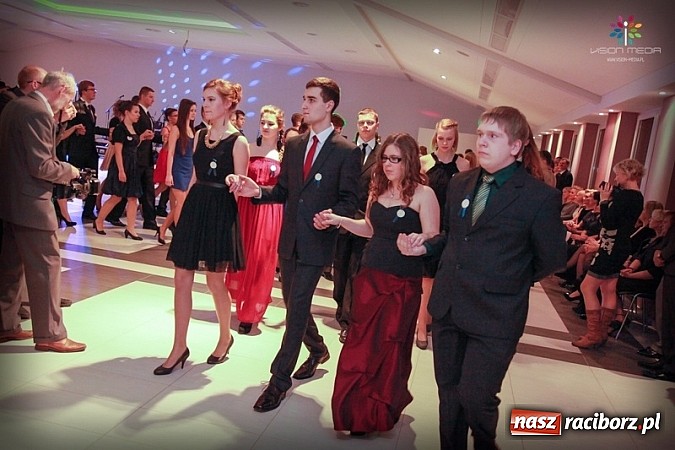 Zdjęcie w galerii na portalu naszraciborz.pl: Studniówka II LO raz jeszcze... wiadomości z regionu