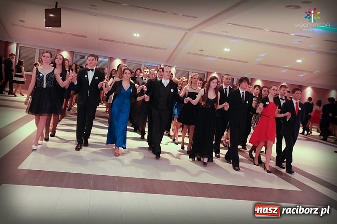 Zdjęcie w galerii na portalu naszraciborz.pl: Studniówka II LO raz jeszcze... wiadomości z regionu