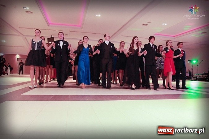 Zdjęcie w galerii na portalu naszraciborz.pl: Studniówka II LO raz jeszcze... wiadomości z regionu