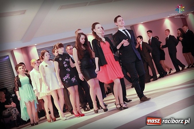 Zdjęcie w galerii na portalu naszraciborz.pl: Studniówka II LO raz jeszcze... wiadomości z regionu