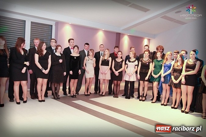 Zdjęcie w galerii na portalu naszraciborz.pl: Studniówka II LO raz jeszcze... wiadomości z regionu