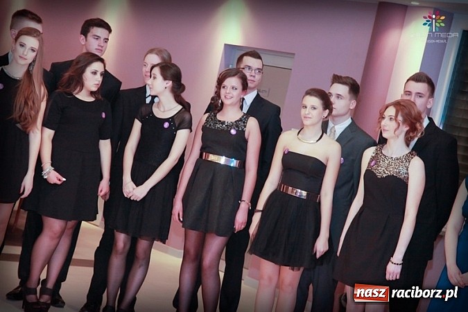 Zdjęcie w galerii na portalu naszraciborz.pl: Studniówka II LO raz jeszcze... wiadomości z regionu