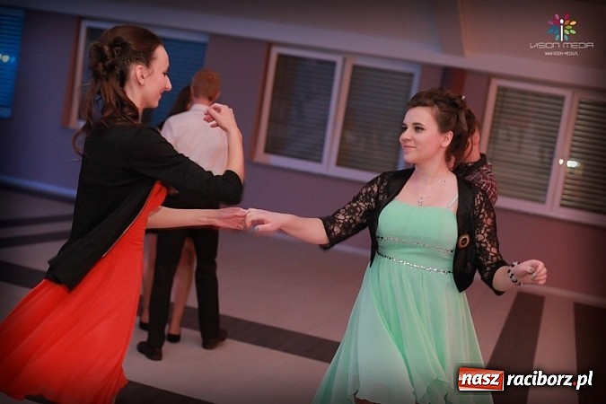 Zdjęcie w galerii na portalu naszraciborz.pl: Studniówka II LO raz jeszcze... wiadomości z regionu