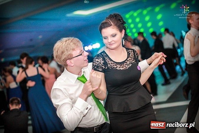 Zdjęcie w galerii na portalu naszraciborz.pl: Studniówka II LO raz jeszcze... wiadomości z regionu